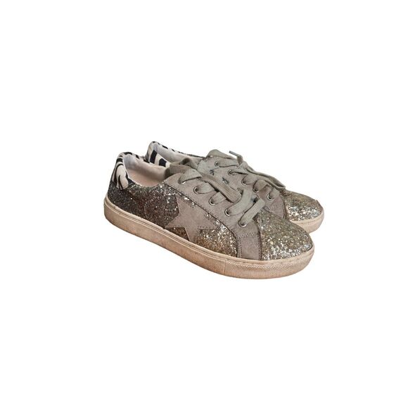 Steve Madden Other - STEVE MADDEN JRUBEE Girls Size 3 Sneakers Glitter Sparkle Star Casual